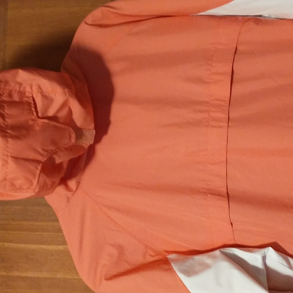 Columbia woman's size L hooded windbreaker w omni-shade - Picture 11 of 12